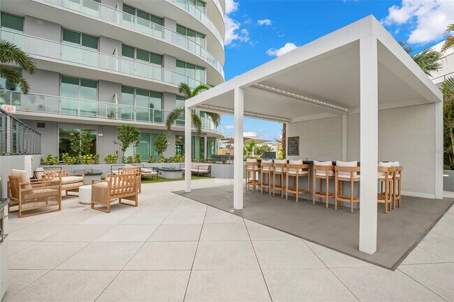 Building Photo - 400 Central Ave