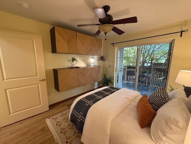 Building Photo - Sausalito Condominiums - West Seattle