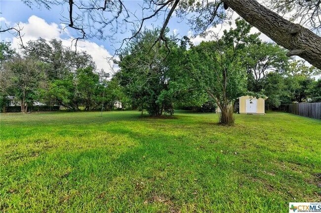 Building Photo - 112 W Mimosa Cir