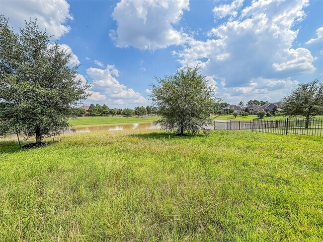 Building Photo - 25639 Kearsley Dr