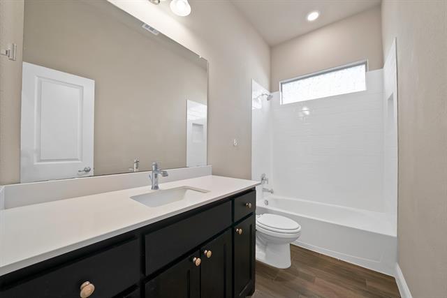 Building Photo - 2003 Oleander St