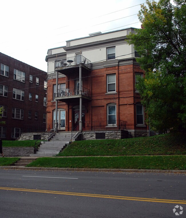 Primary Photo - 207 N Townsend St