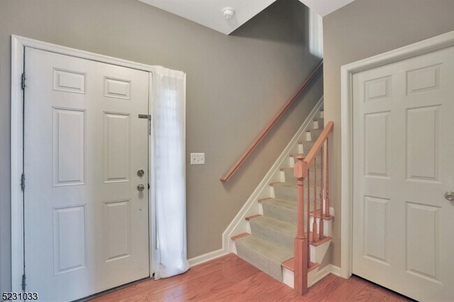 Building Photo - 13 Taft Ln