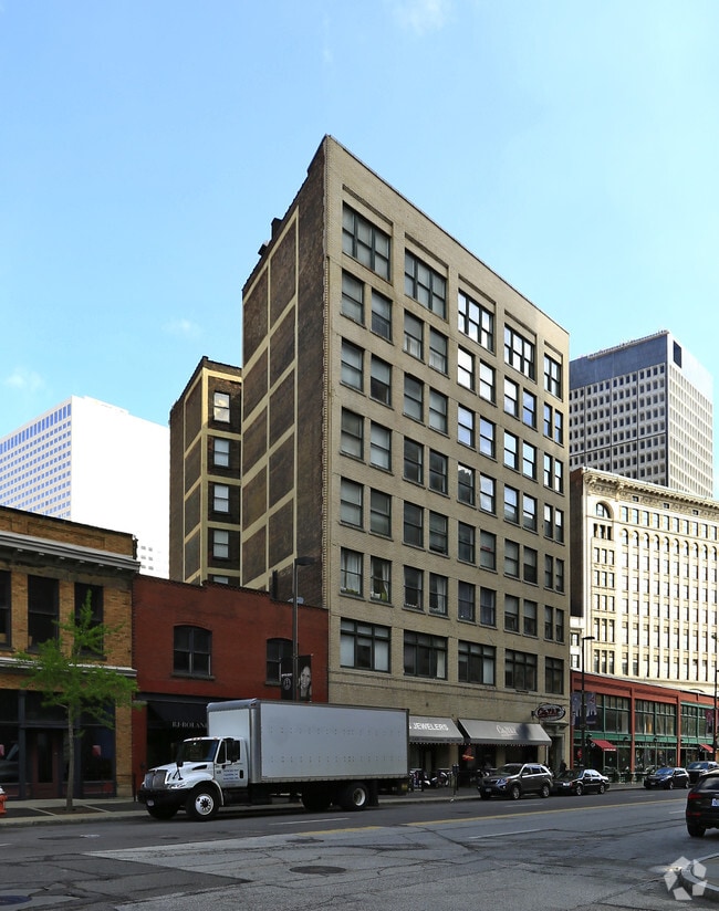 Primary Photo - Pointe at Gateway