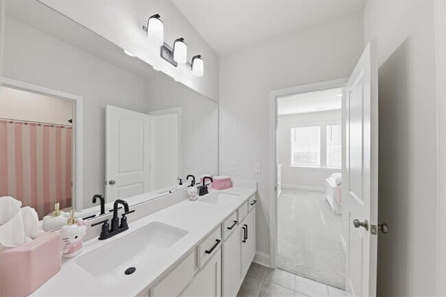 Building Photo - 3939 Alderstone Dr