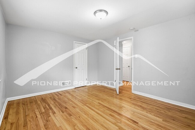 Building Photo - 4564 E Mexico Ave