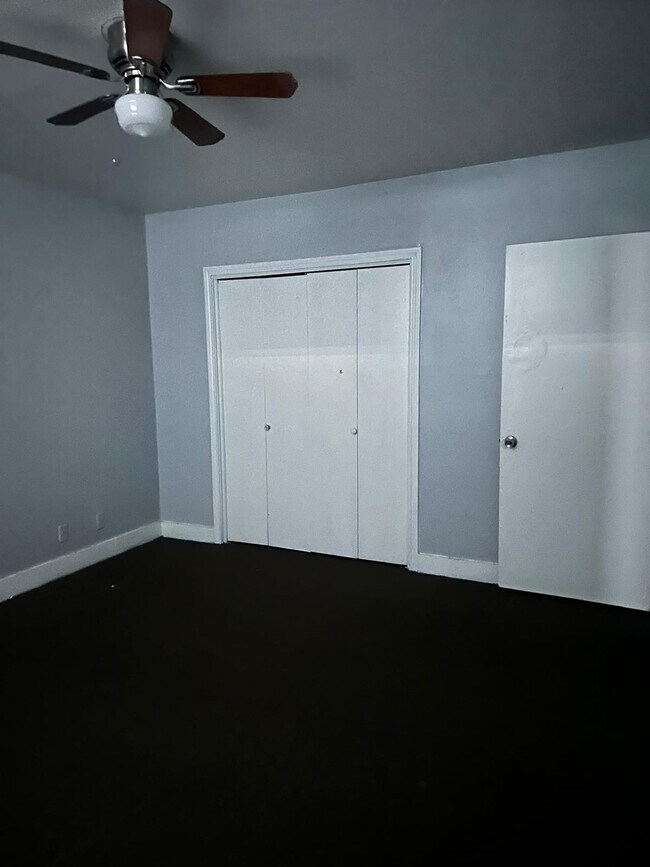 Building Photo - 800 Travis St