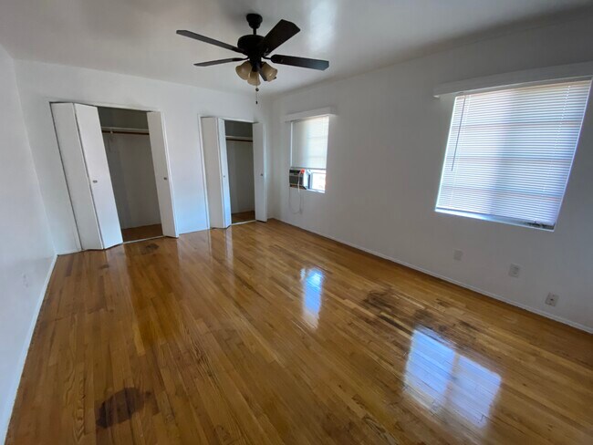 Building Photo - 723 Houchin Rd