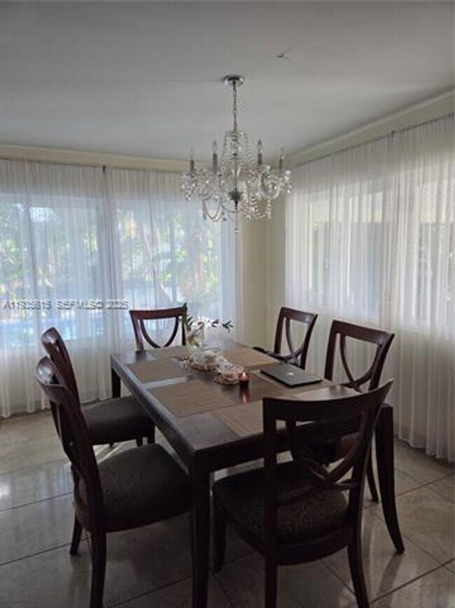 Building Photo - 301 SW 5th St