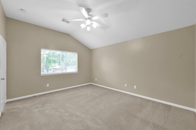 Building Photo - 506 Paradise Ln