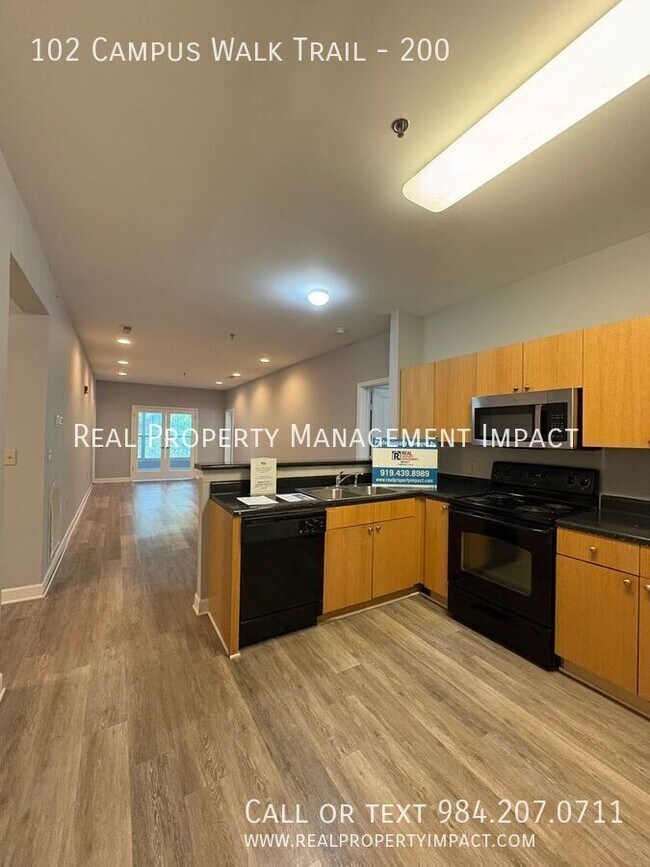 Building Photo - 102 Campus Walk Trl