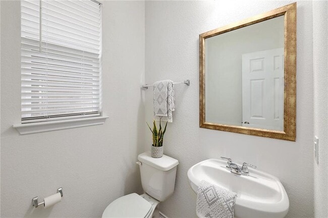 Building Photo - 808 Desaix Dr