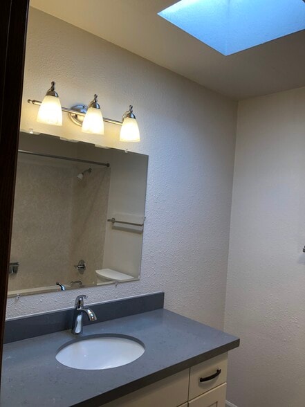 Building Photo - 314 N 134th St