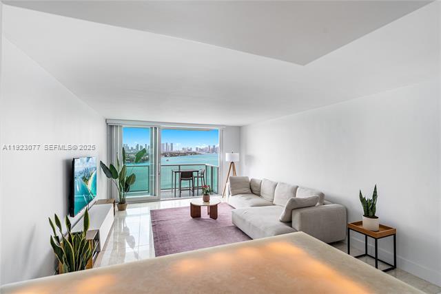 Building Photo - Mirador 1000 Condo