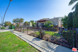 Building Photo - 642 W 109th Pl