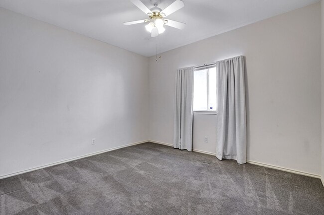 Building Photo - ***APPLICATION CURRENTLY UNDER REVIEW***Gorgeous Brick Home in Gated Shavano Bend