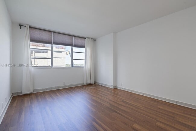 Building Photo - 3301 NE 5th Ave