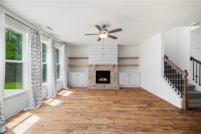 Building Photo - 2108 Charmond Dr