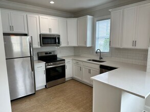 Building Photo - Beautiful 2 Bedroom Home in Commonwealth P...