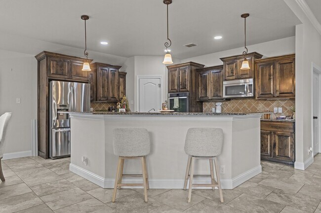 Building Photo - 5903 Sabine Dr