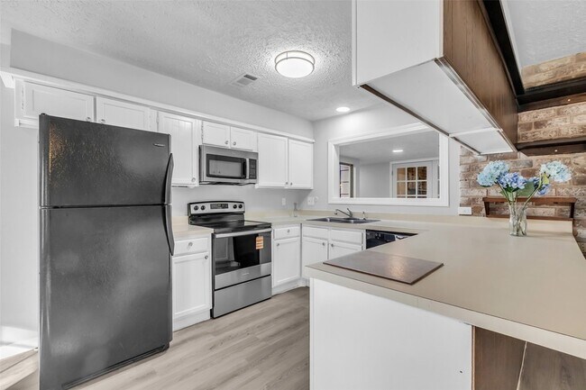 Building Photo - 11829 S Red Cedar Cir