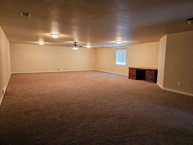 Building Photo - 6953 Hitching Post Ln