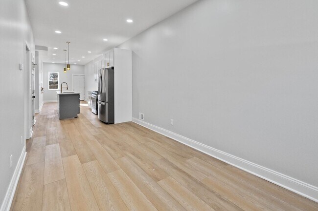 Building Photo - 524 N Pulaski St