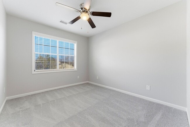 Building Photo - FULLY RENOVAYED TOWNHOME @ KENNESAW, REMARKABLE VALUE!!