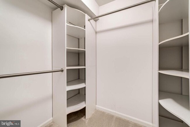 Building Photo - 7208 Burton Hill Ct