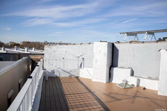 Building Photo - 61-29 Cooper Ave