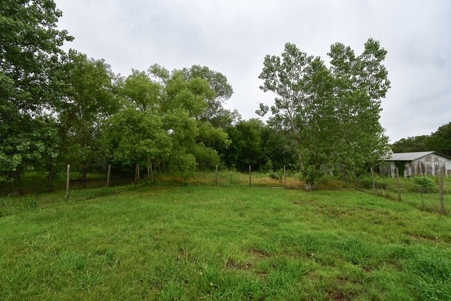 Building Photo - 550 Quail Run Cir