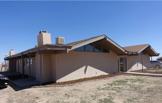 Building Photo - 2BD Condo in Pueblo West!