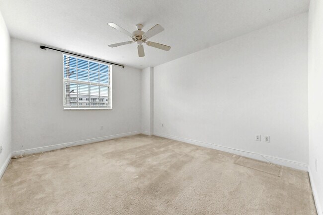 Building Photo - 610 Clematis St