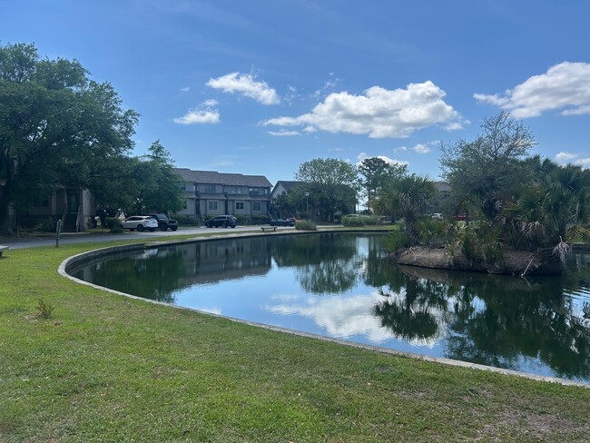 Building Photo - 186 River Breeze Dr