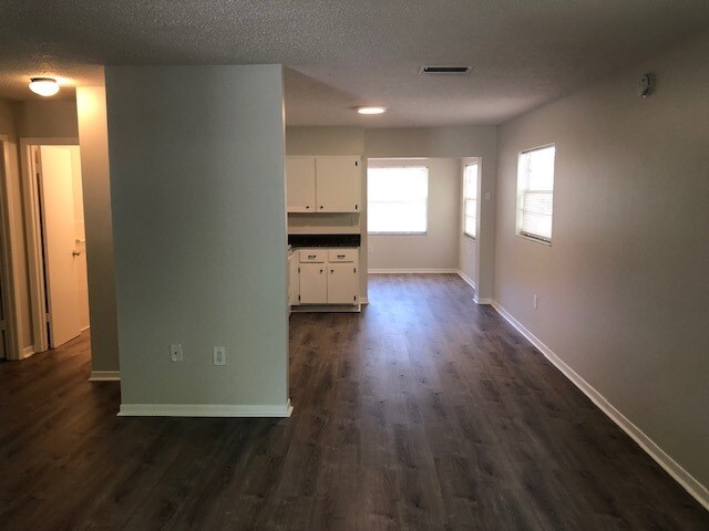 Building Photo - 2308B 52nd Avenue Dr W