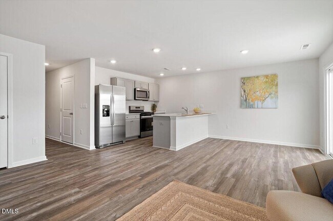 Building Photo - 24 Red Clover Dr