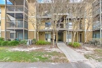 Building Photo - Nice and spacious condo on the 3rd with washer and dryer, near USF and I-75