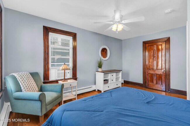 Building Photo - 6 Center St