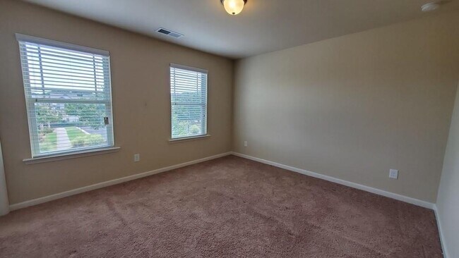 Building Photo - 3524 Castleberry Village Cir