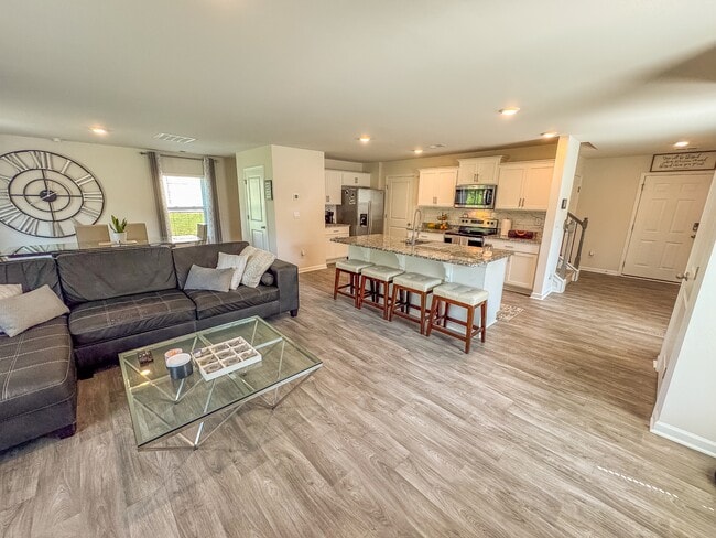 Building Photo - 4410 Remington Ave