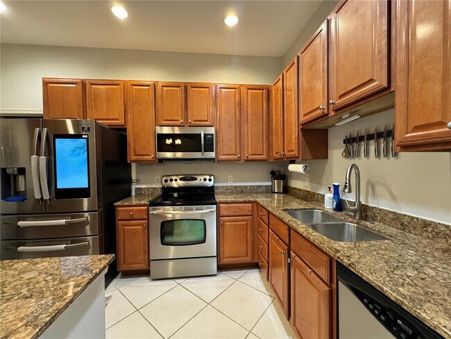 Building Photo - 808 3rd Ave W