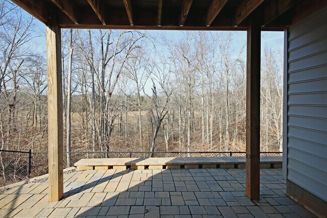 Building Photo - Spacious Pet-Friendly Home Near NGIC