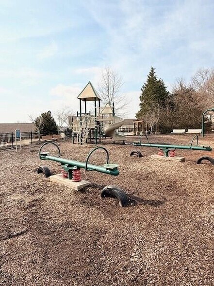 Building Photo - 4502 Big Rock Rdg Trl