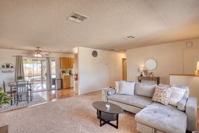 Building Photo - 72659 Aspen Dr