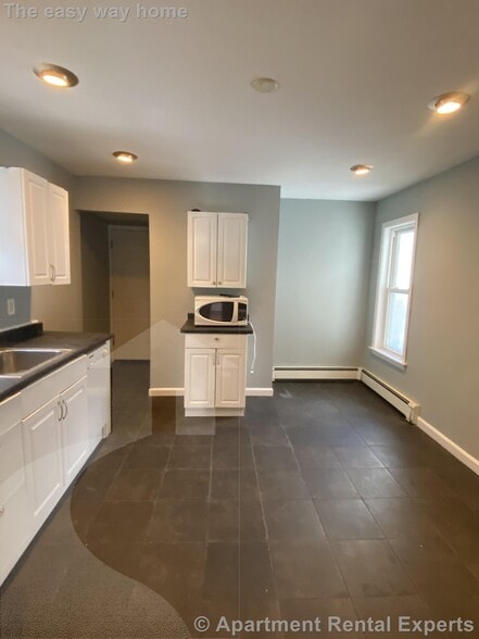 Building Photo - 67 Flint St