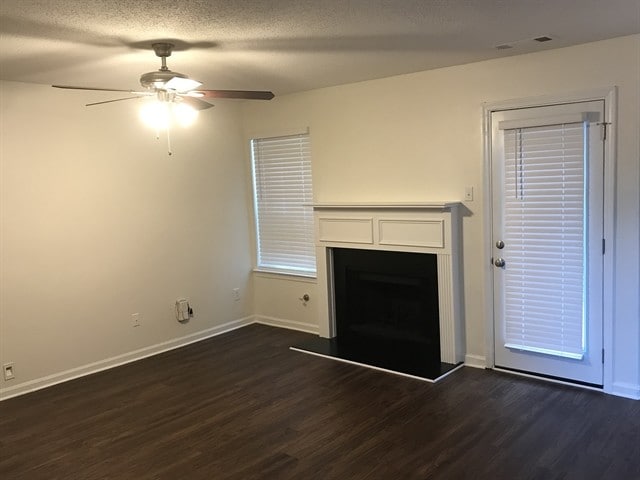 Building Photo - 7118 Cavender Dr SW