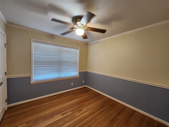 Building Photo - 6418 Woodbrook Ln