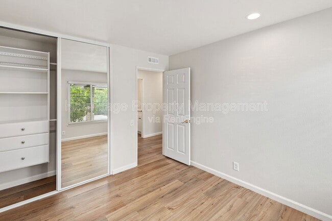 Building Photo - 4111 Reyes St