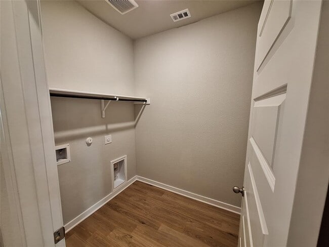 Building Photo - 758 Staglin St