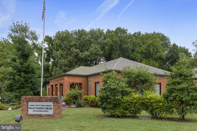 Building Photo - 7722 Desdemona Ct